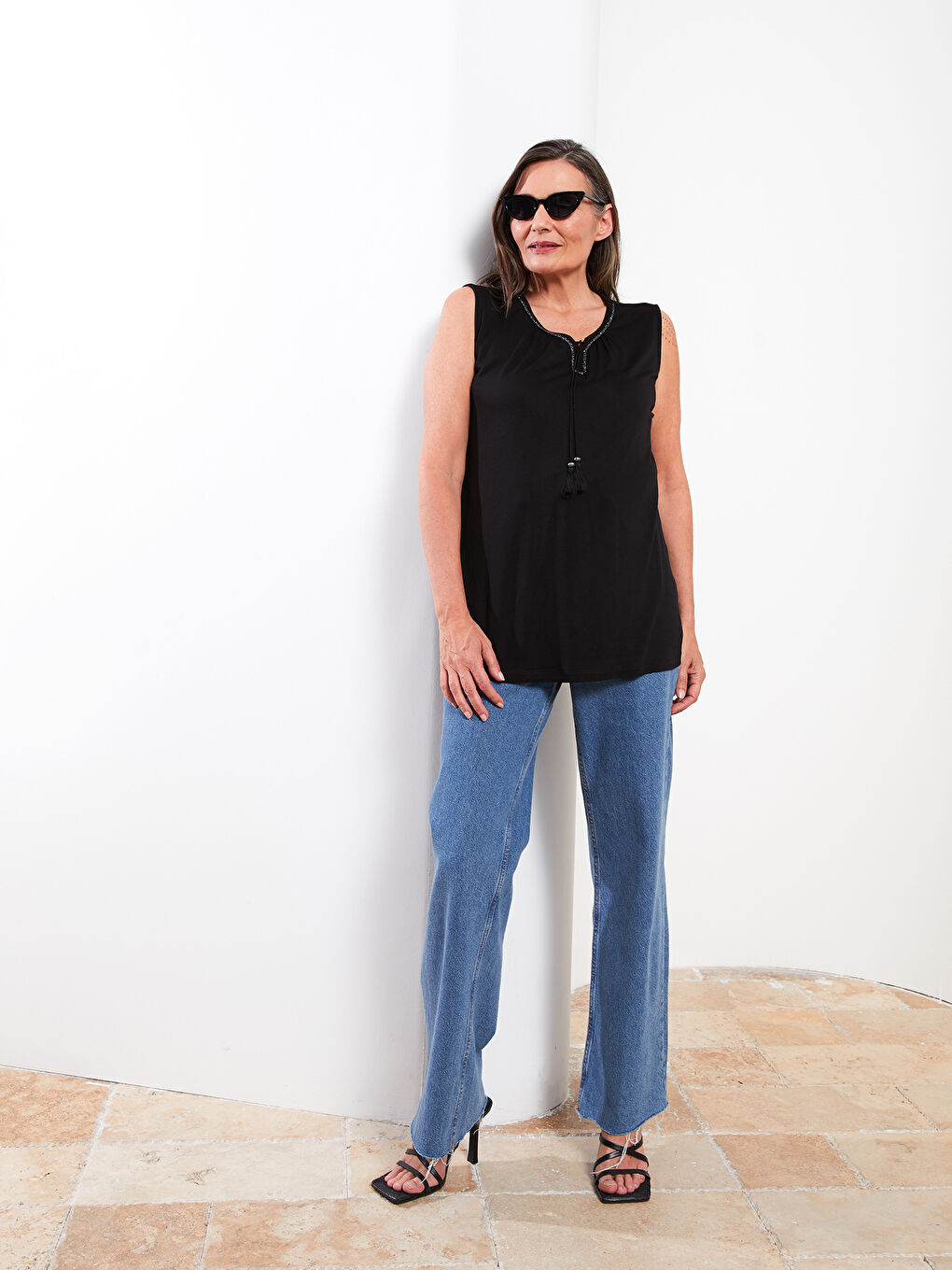 Schleifenkragen Bestickte Ärmellose Viskose Bluse für Damen-1