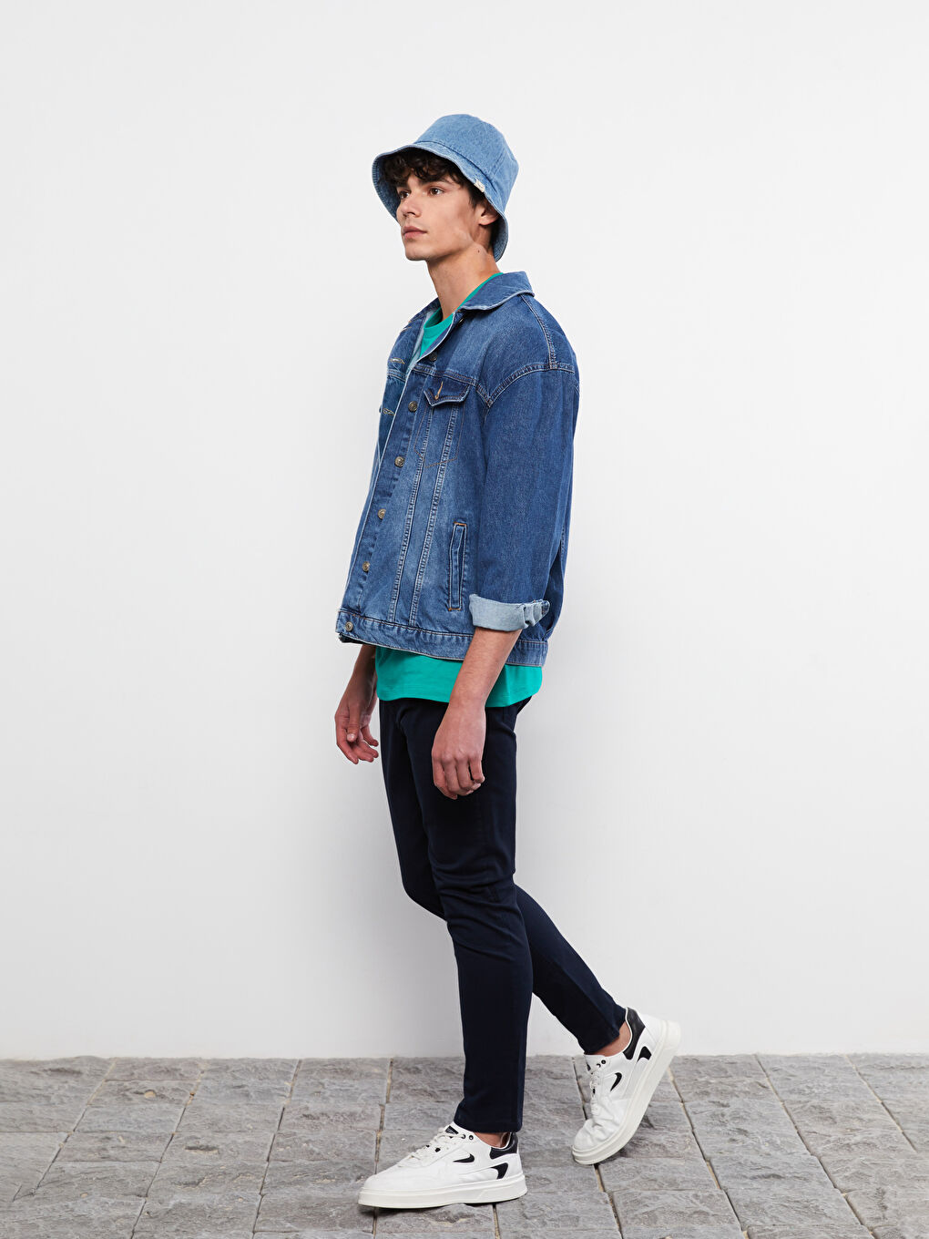 بنطلون رجالي بقصة رفيعة من قماش التويل