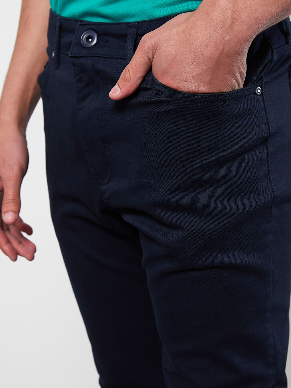 بنطلون رجالي بقصة رفيعة من قماش التويل-2