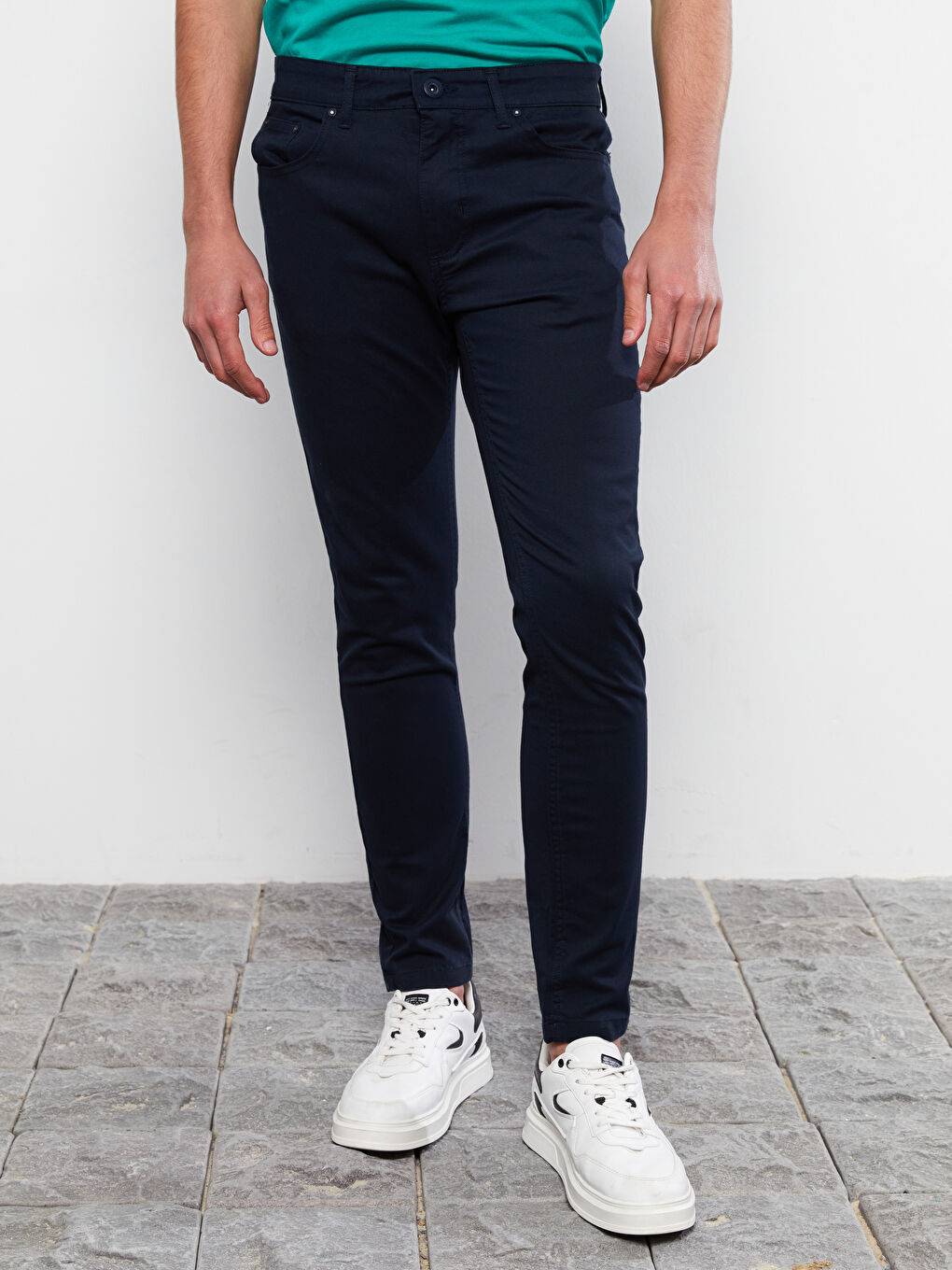 بنطلون رجالي بقصة رفيعة من قماش التويل-3