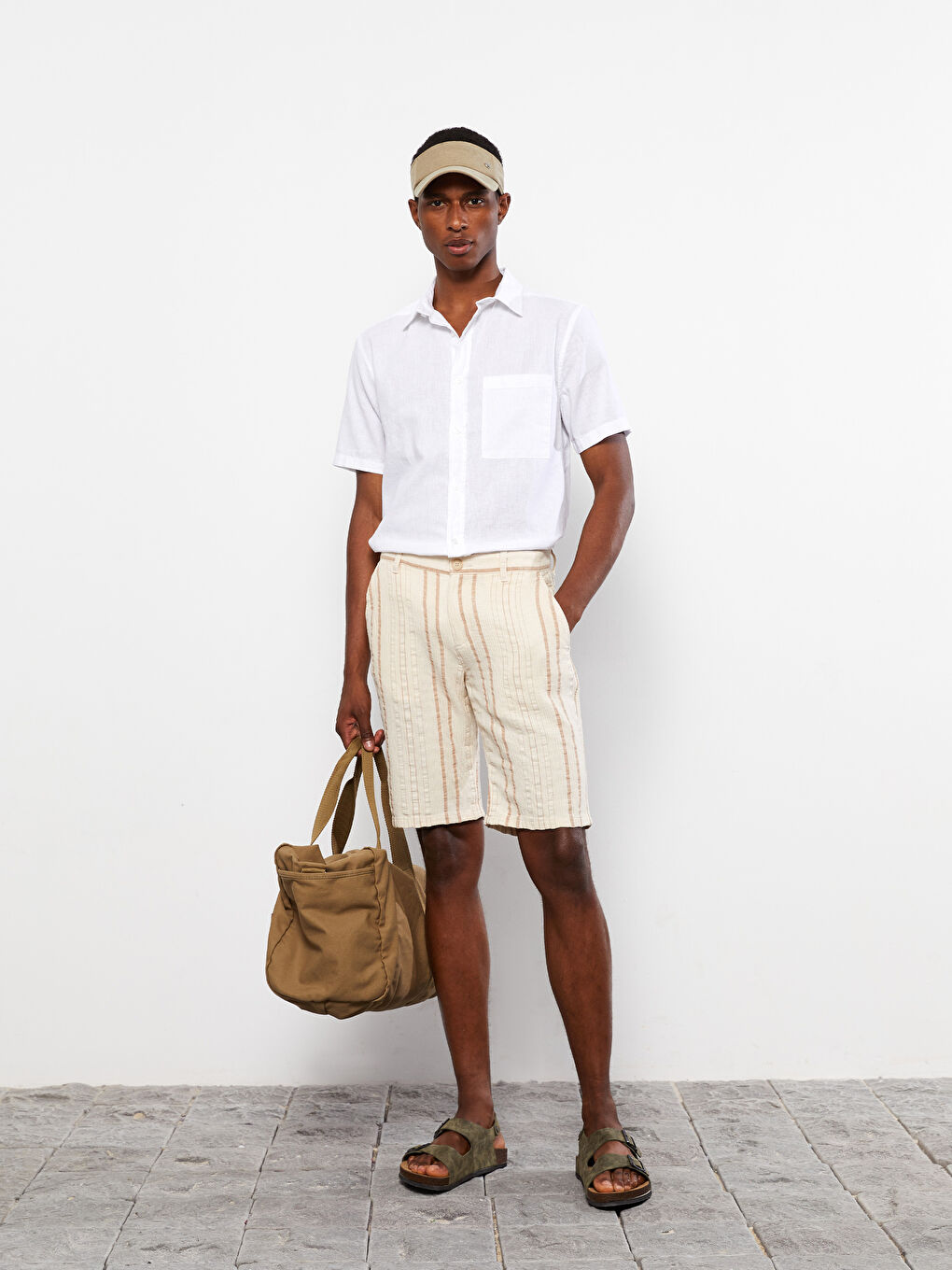 Bej Standart Kalıp Çizgili Erkek Şort