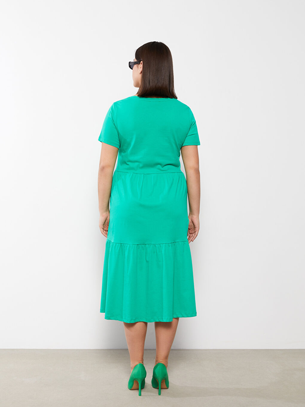 Yeşil Büyük Beden V Yaka Düz Kısa Kollu Pamuklu Kadın Elbise-4