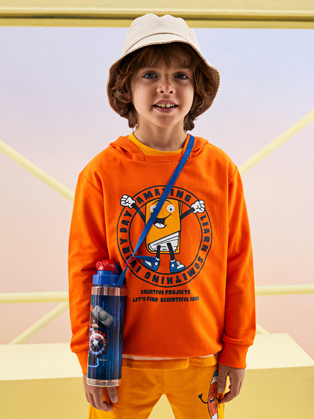LCW Kids Okulun Favorisi Rengarenk Baskılı Sweatshirt -W23442Z4-KYD