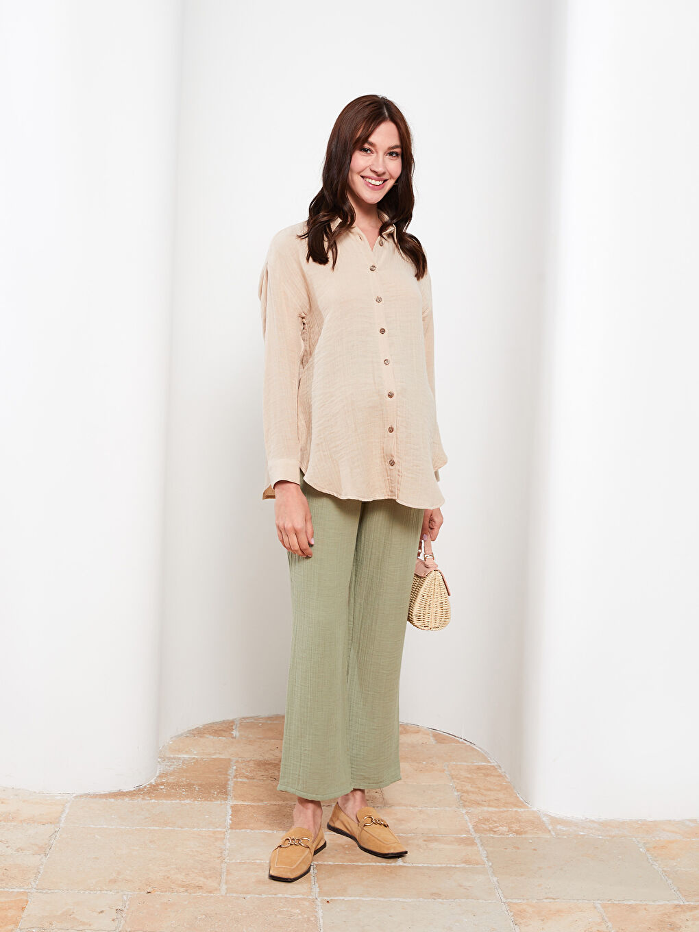 Bej Önden Düğme Kapamalı Düz Uzun Kollu Müslin Kumaş Hamile Gömlek-2