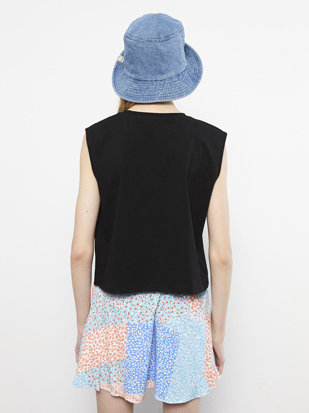 Siyah Bisiklet Yaka Baskılı Kadın Crop-4