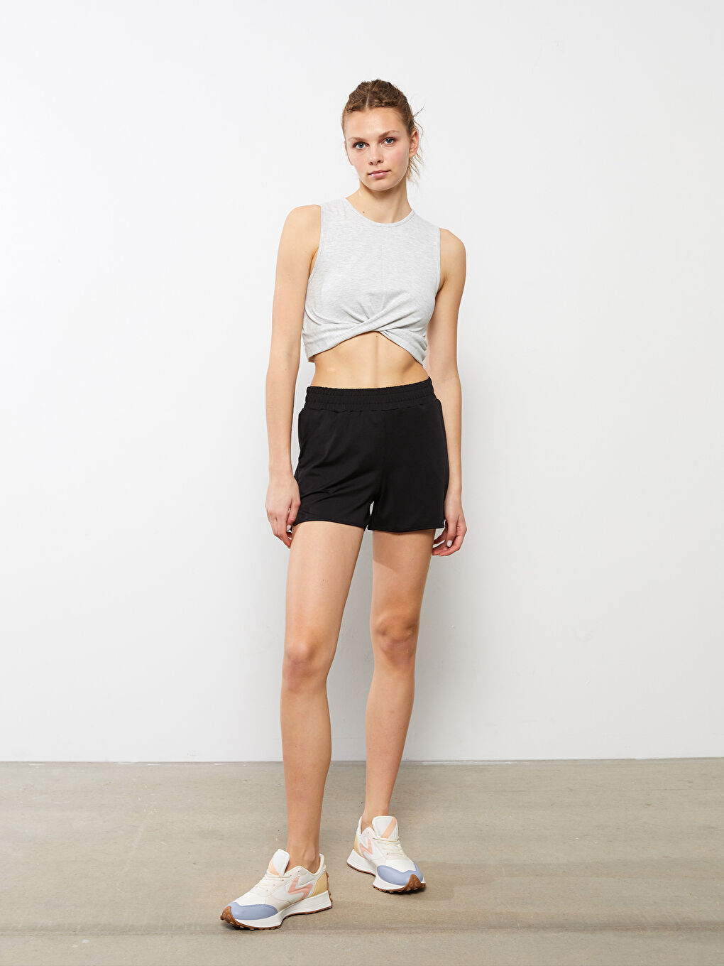 Женский кроп-топ без рукавов с круглым вырезом-2