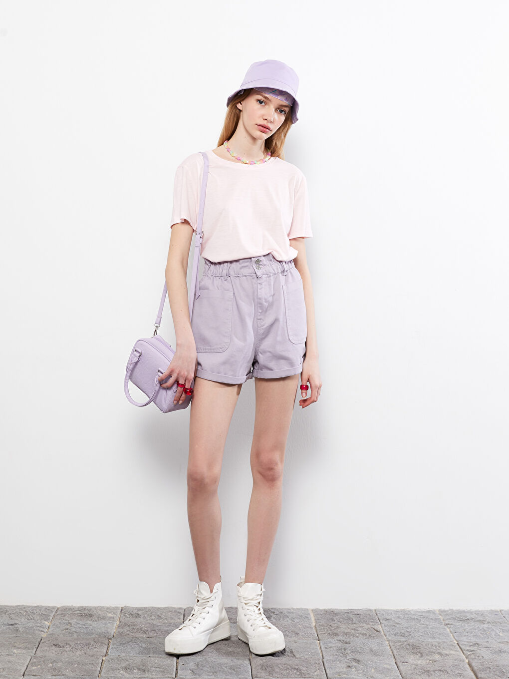 Pembe Bisiklet Yaka Düz Kısa Kollu Kadın Tişört