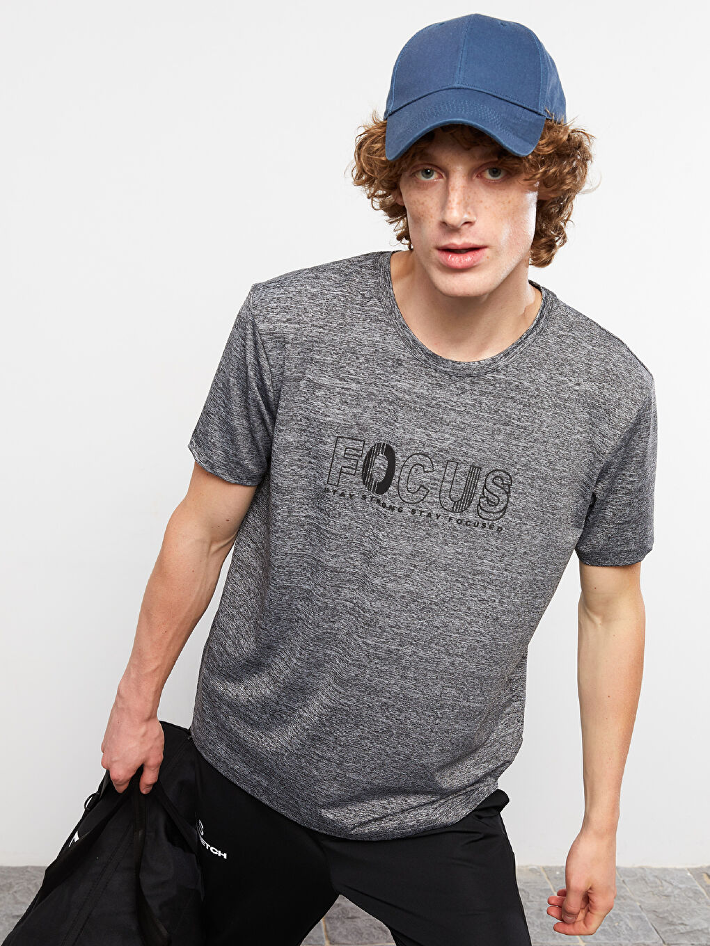 Gri Bisiklet Yaka Kısa Kollu Baskılı Erkek Tişört