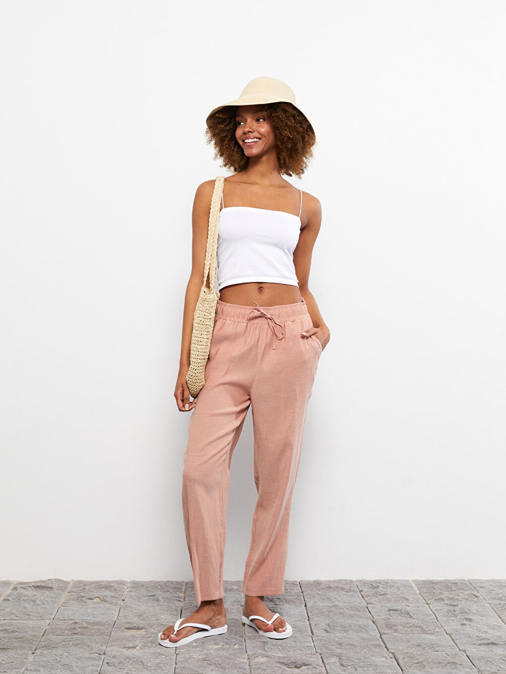 Elastic Waist Comfortable Fit Straight Pocket Women's Trousers Detailed