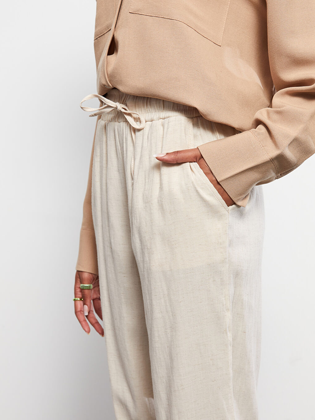 Elastic Waist Comfortable Fit Straight Pocket Women's Trousers Detailed-2