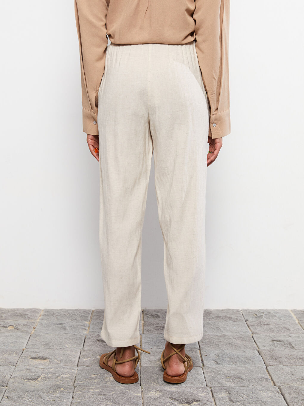 Elastic Waist Comfortable Fit Straight Pocket Women's Trousers Detailed-4