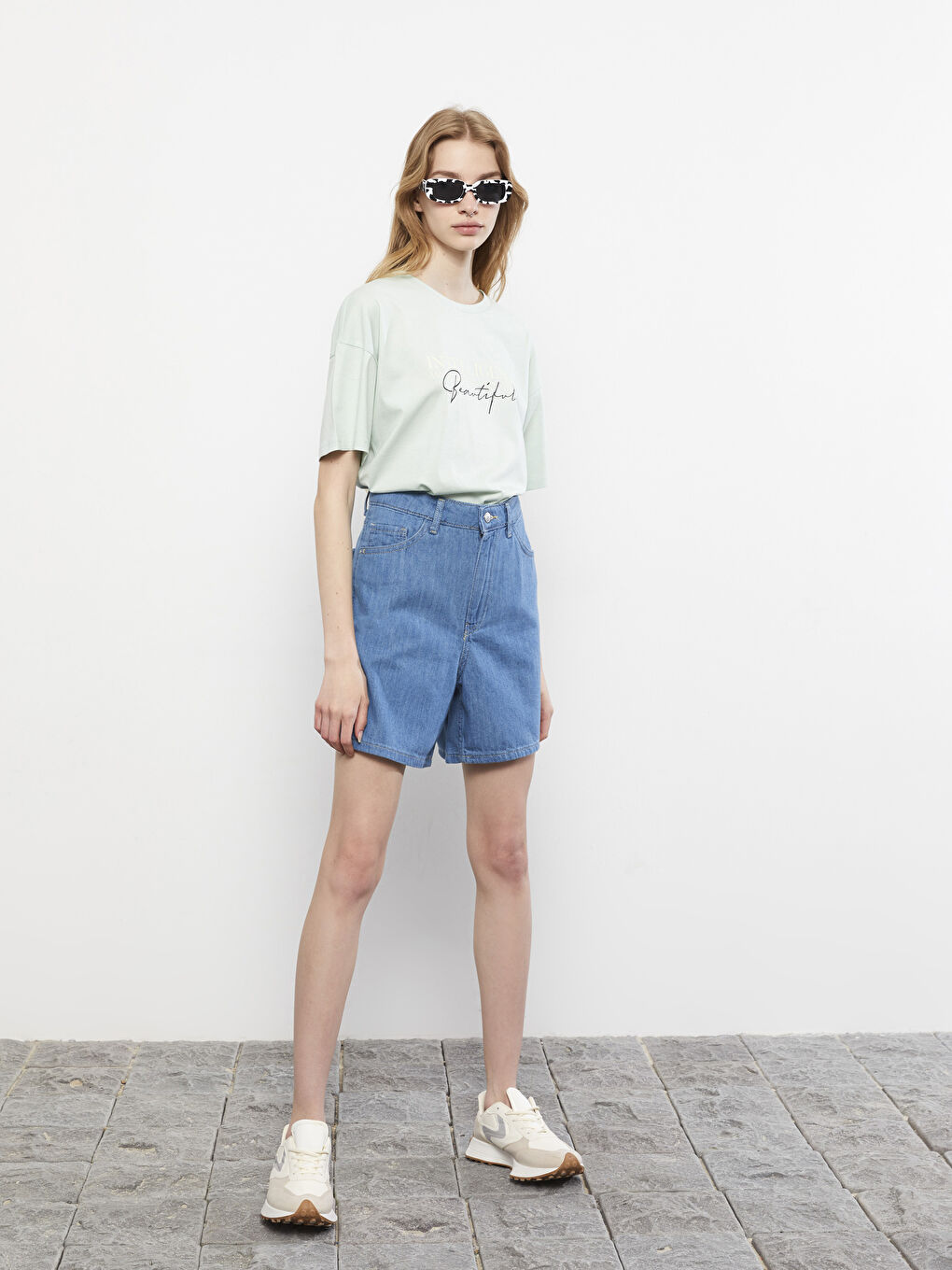 شورت جينز روديو بتفاصيل جيب مستقيم بقصة عادية للسيدات