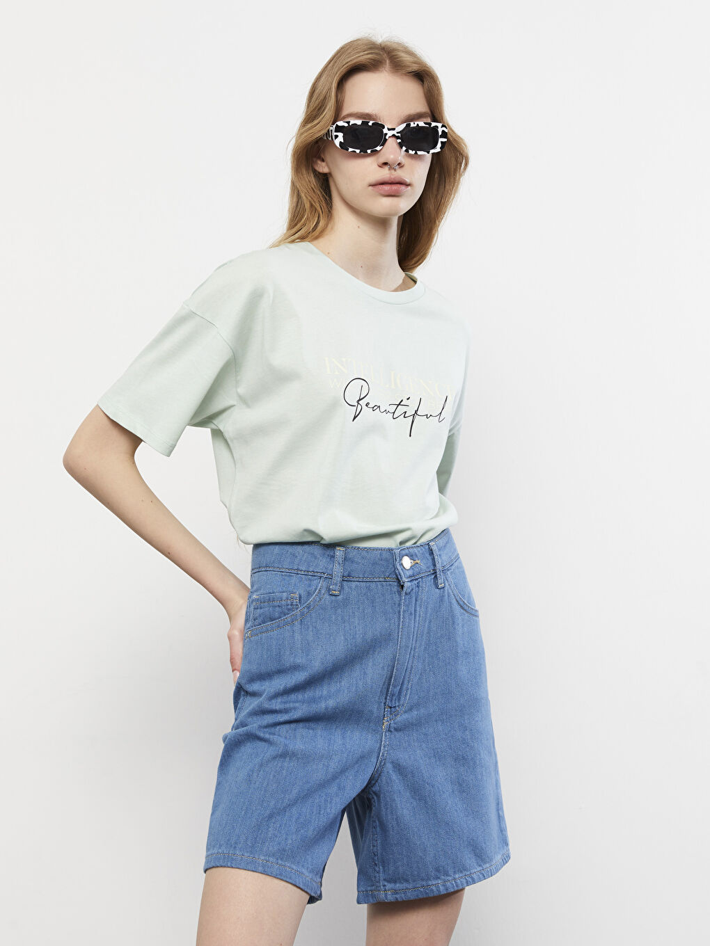 شورت جينز روديو بتفاصيل جيب مستقيم بقصة عادية للسيدات-1