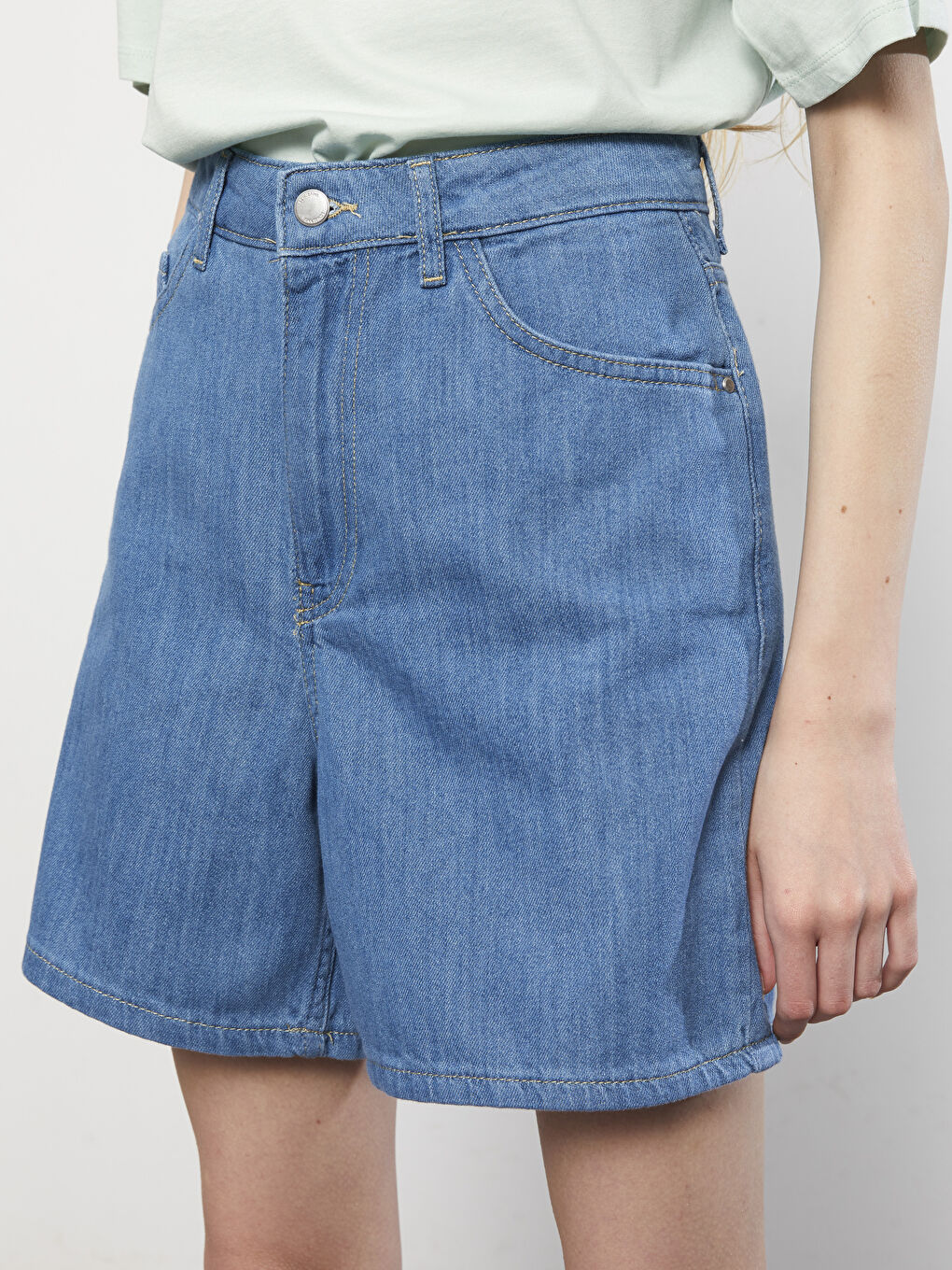 شورت جينز روديو بتفاصيل جيب مستقيم بقصة عادية للسيدات-3