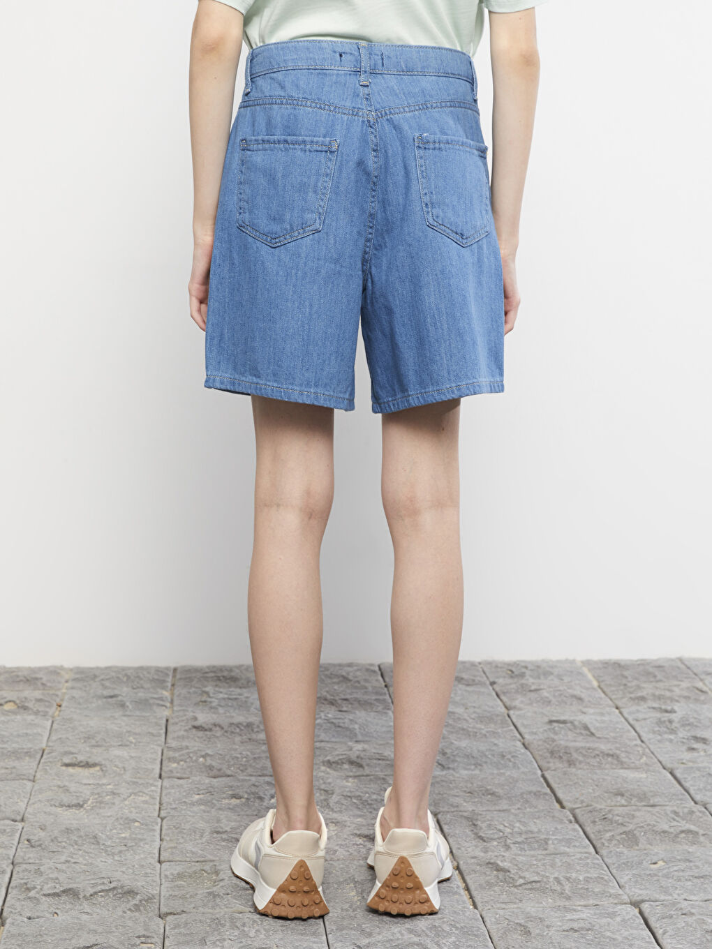 شورت جينز روديو بتفاصيل جيب مستقيم بقصة عادية للسيدات-4