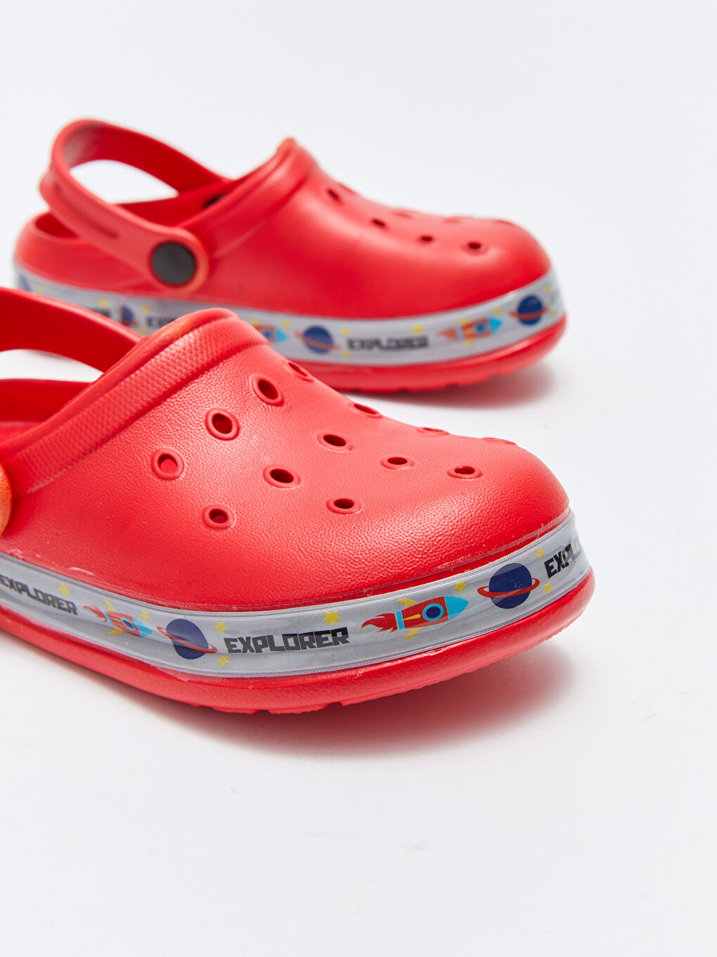 Kırmızı Tabanı Işıklı Erkek Çocuk Plaj Sandaleti-3