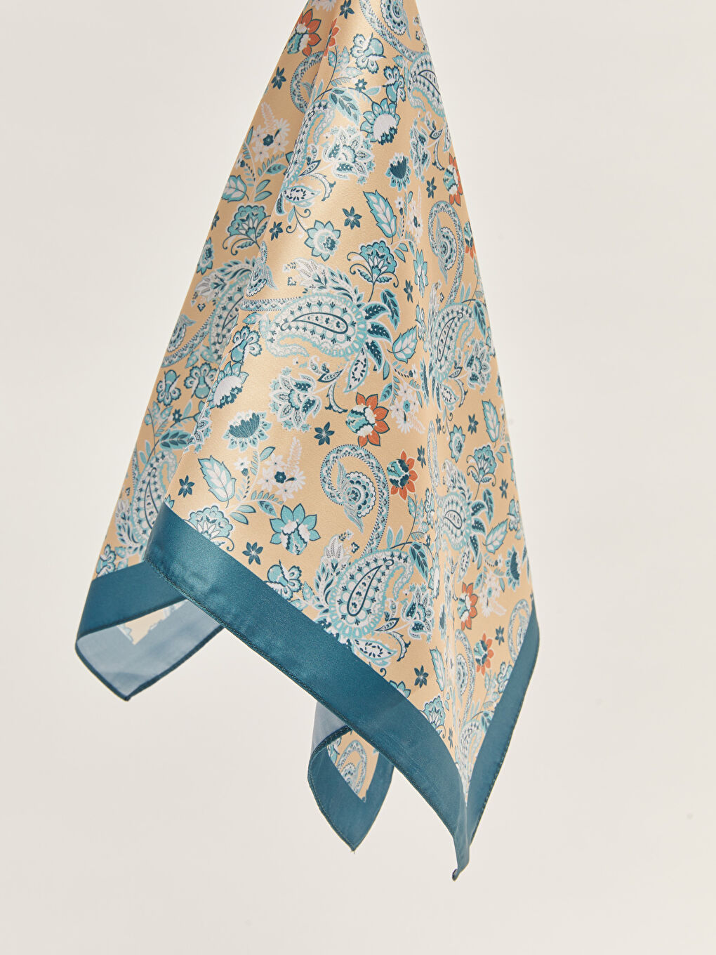 Әйелдерге арналған өрнекті бандана-6