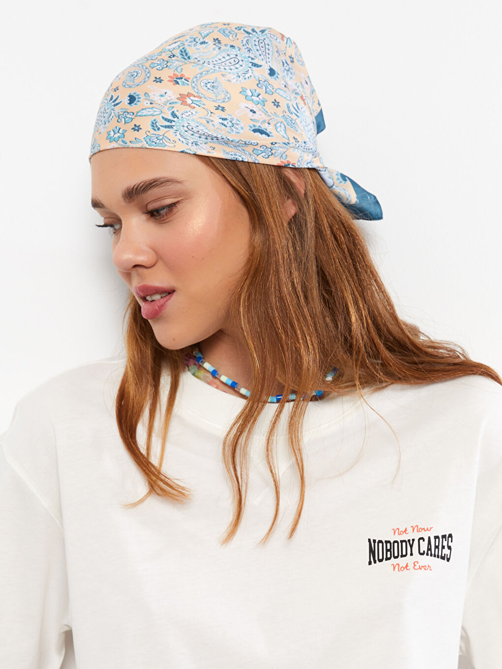 Әйелдерге арналған өрнекті бандана