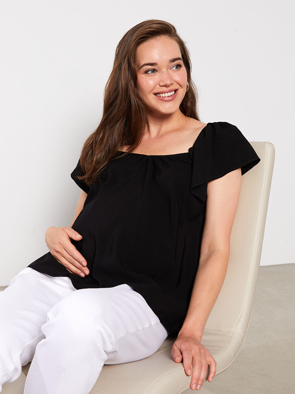 Blouse de maternité à col carré, manches courtes et coupe droite