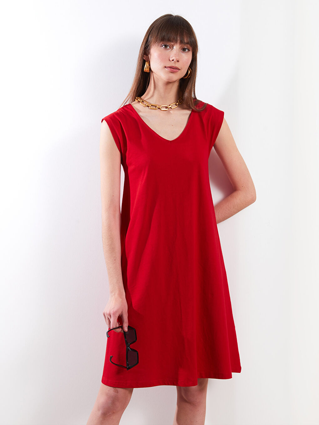 LCWAIKIKI Classic V-Ausschnitt Gerade Ärmelloses Baumwollkleid für Damen -S2IV91Z8-R23
