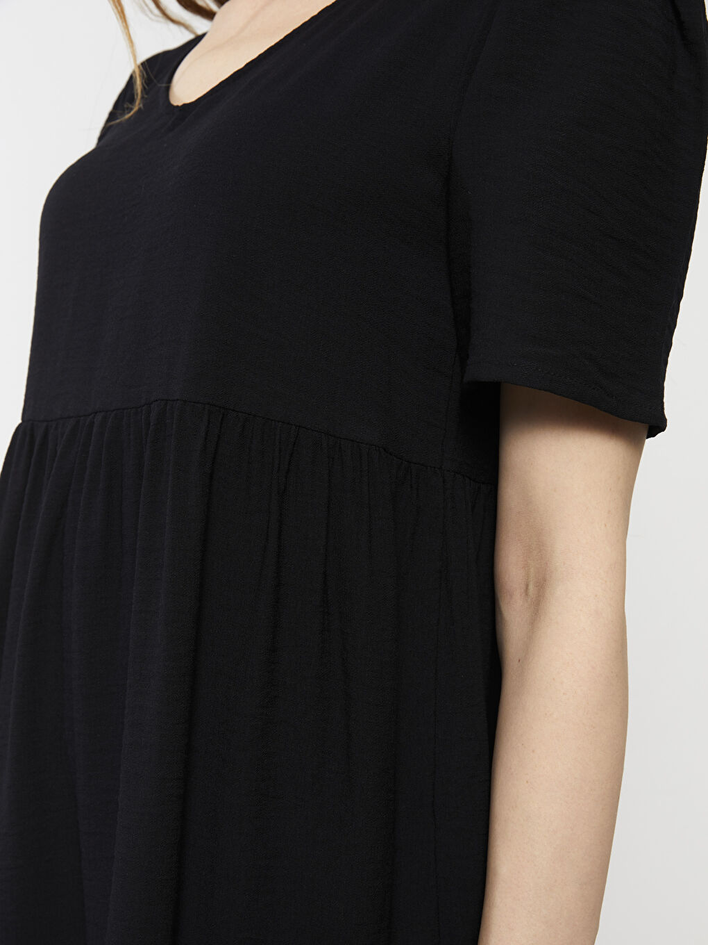 LCWAIKIKI Classic V-Ausschnitt Schlicht Kurzarm Kleid für Damen -S2IV93Z8-CVL