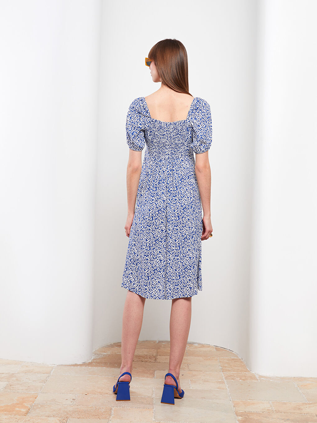 فستان للسيدات بياقة على شكل قلب مُزهر كم قصير فيسكوز-4