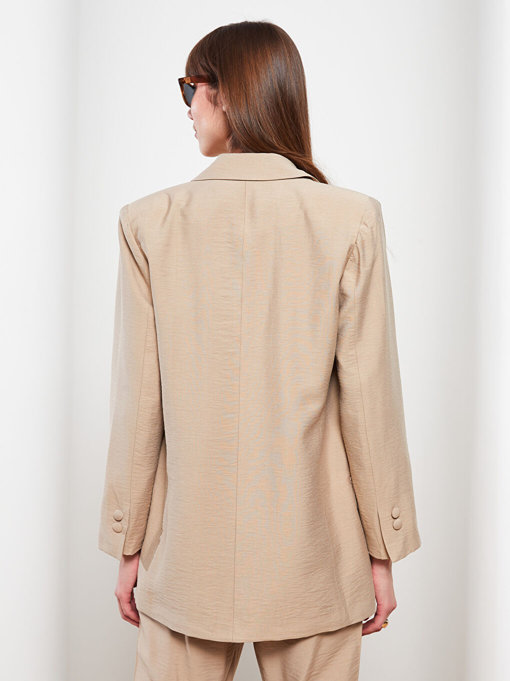 جاكيت للسيدات بأزرار أمامية وكم طويل مستقيم-3