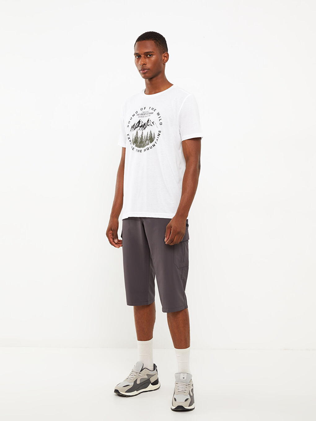 Beyaz Bisiklet Yaka Kısa Kollu Baskılı Erkek Tişört