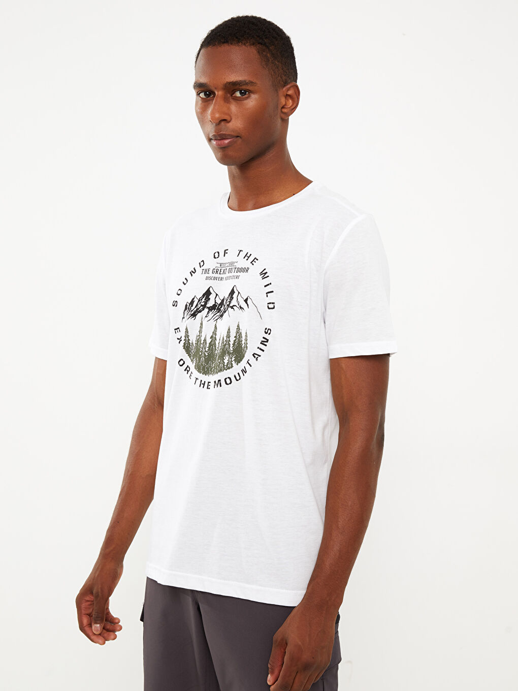 Beyaz Bisiklet Yaka Kısa Kollu Baskılı Erkek Tişört-1