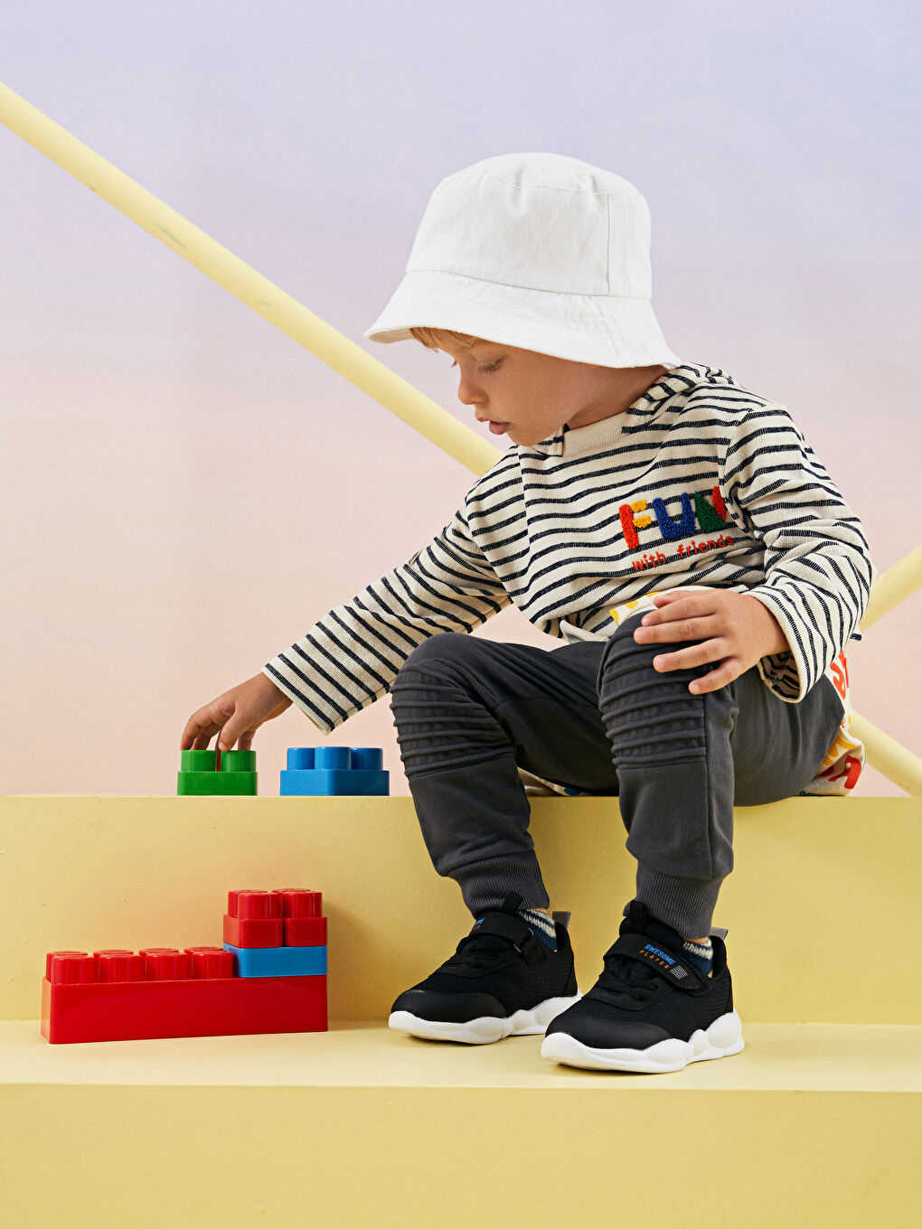 Ыңғайлы спорттық шалбар тұрақсыз кішкентайларға-1