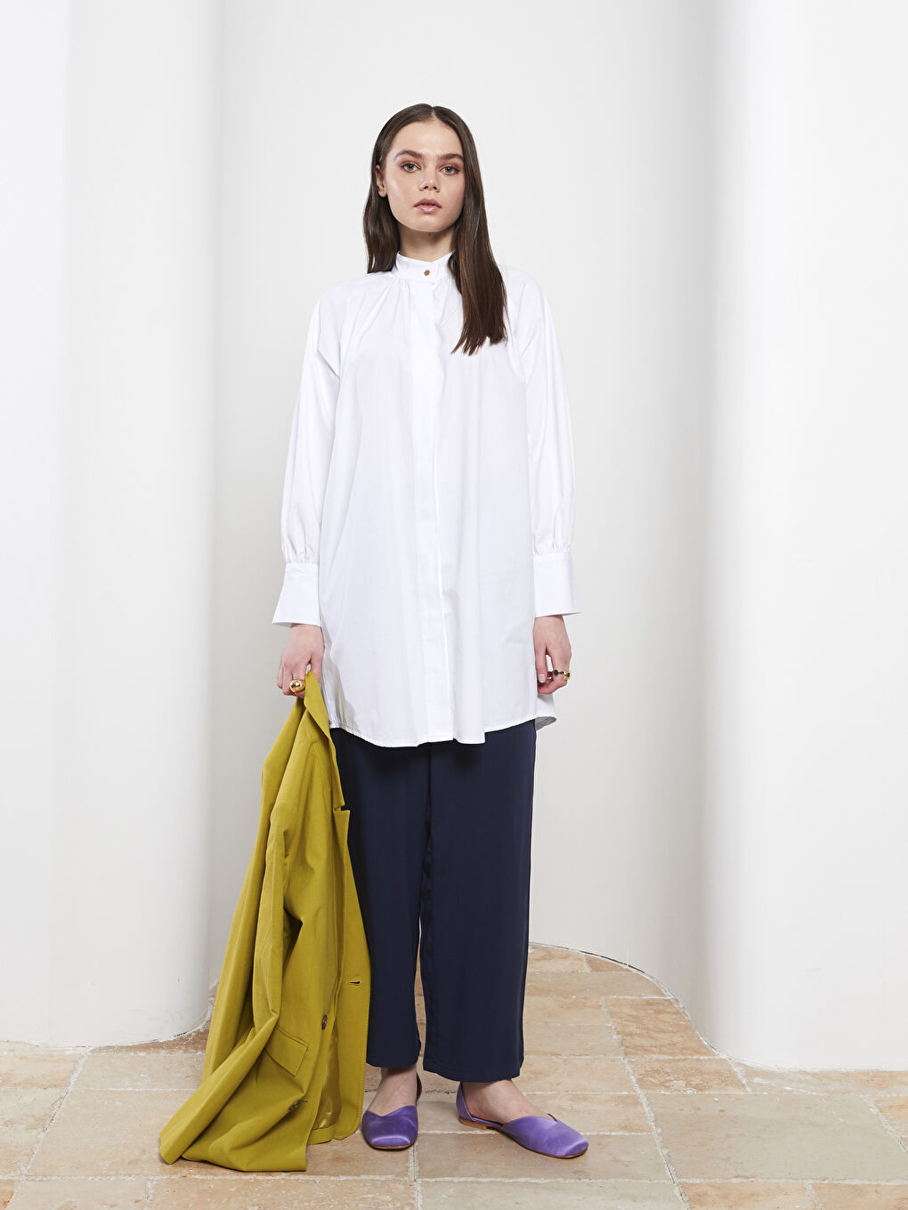 Beyaz Hakim Yaka Düz Uzun Kollu Poplin Kadın Tunik-2