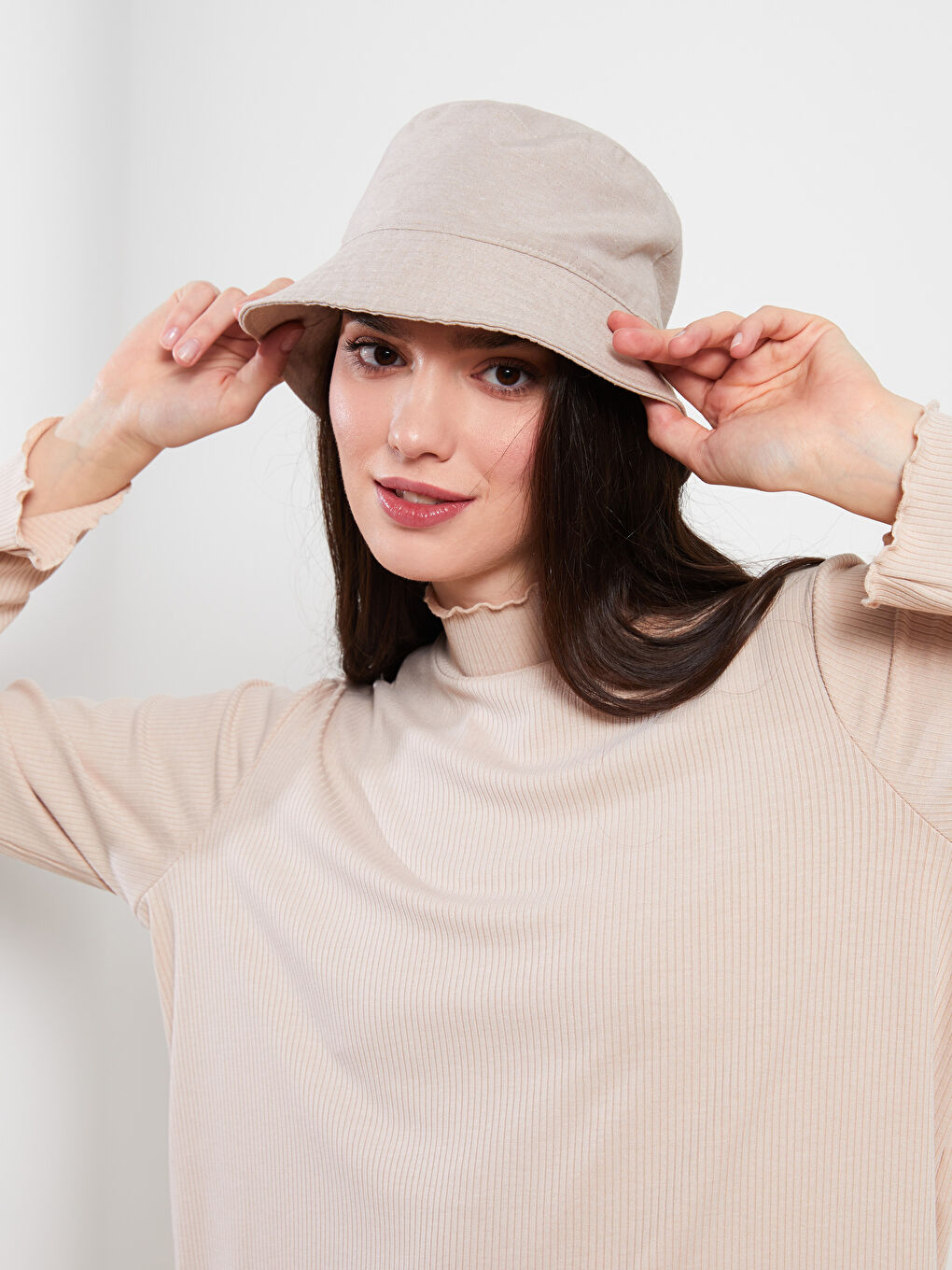 LCW Modest بلوزة نسائية طويلة بقصة مستقيمة وكم طويل ورقبة مرتفعة -S2J050Z8-S5P
