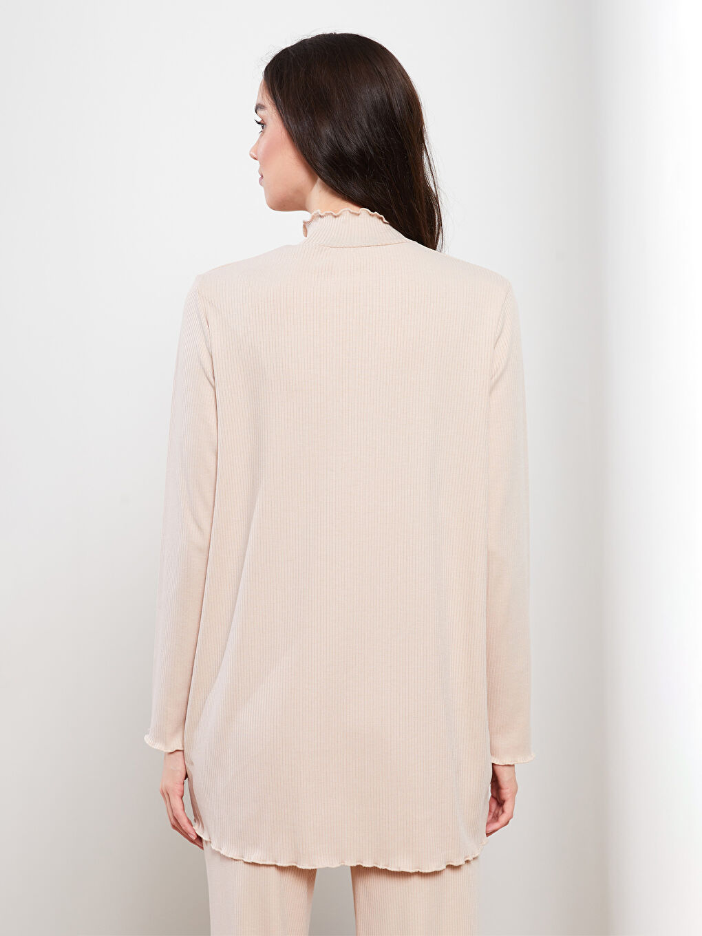 LCW Modest بلوزة نسائية طويلة بقصة مستقيمة وكم طويل ورقبة مرتفعة -S2J050Z8-S5P