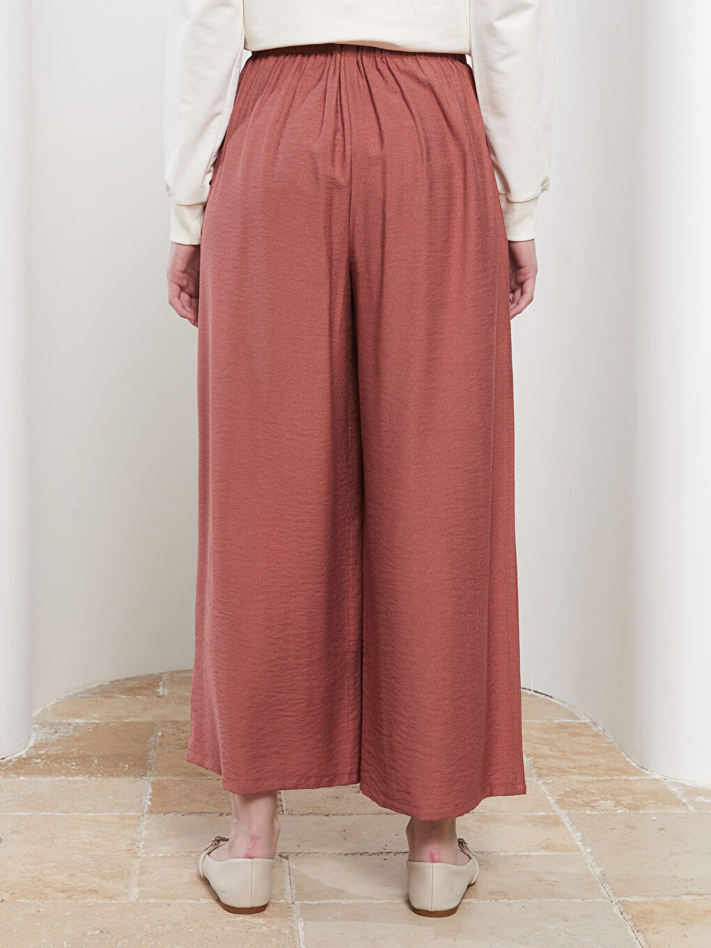 Kahverengi Kadın Beli Lastikli Rahat Kalıp Düz Pantolon-4