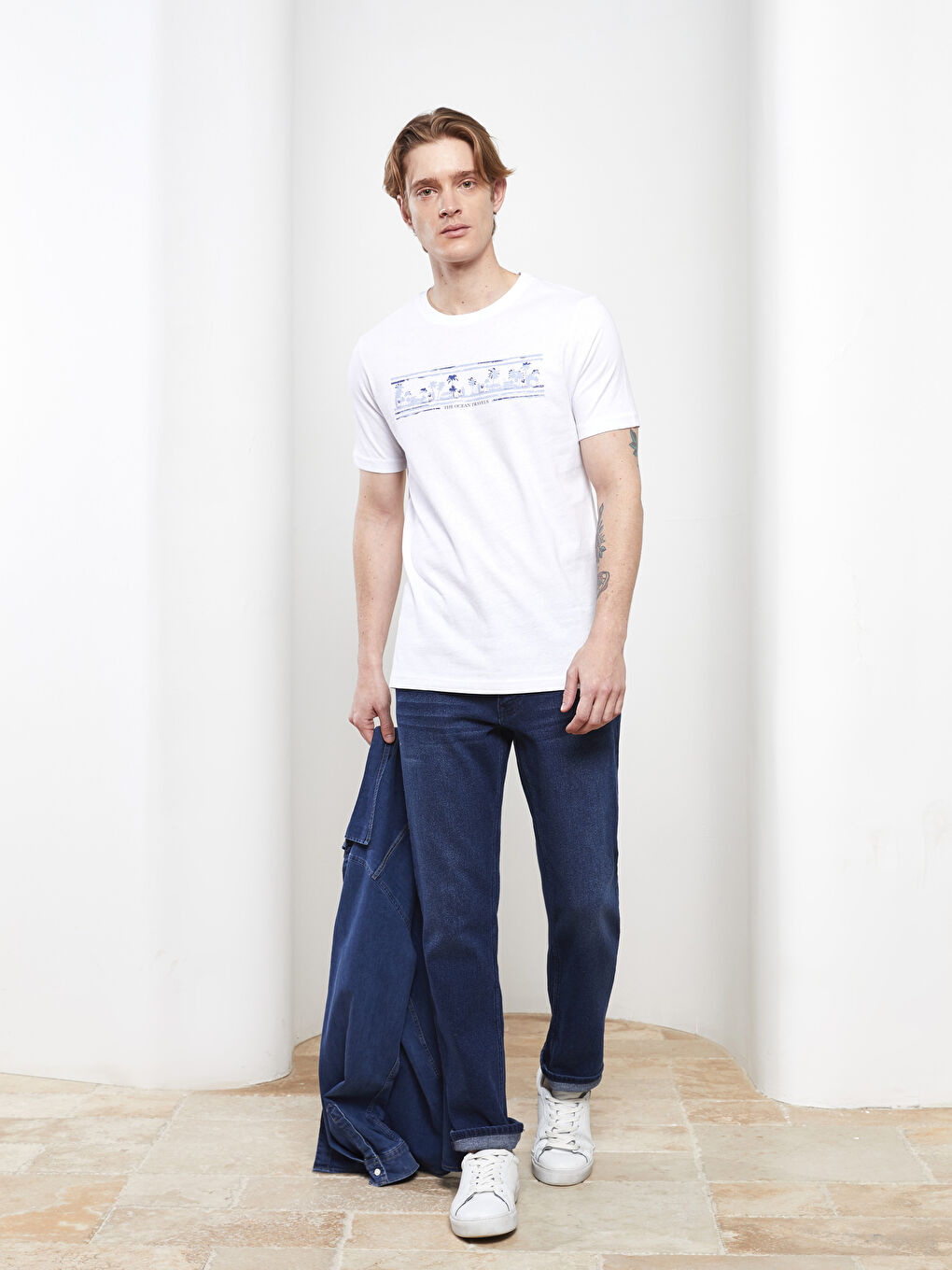 Beyaz Bisiklet Yaka Kısa Kollu Baskılı Penye Erkek Tişört