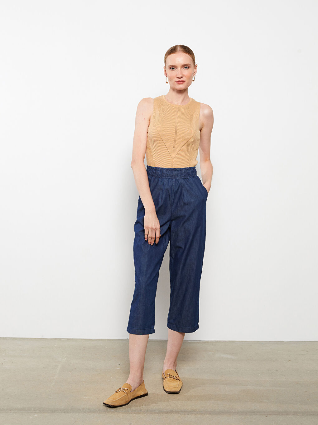 İndigo Kadın Beli Lastikli Düz Jean Kapri-1