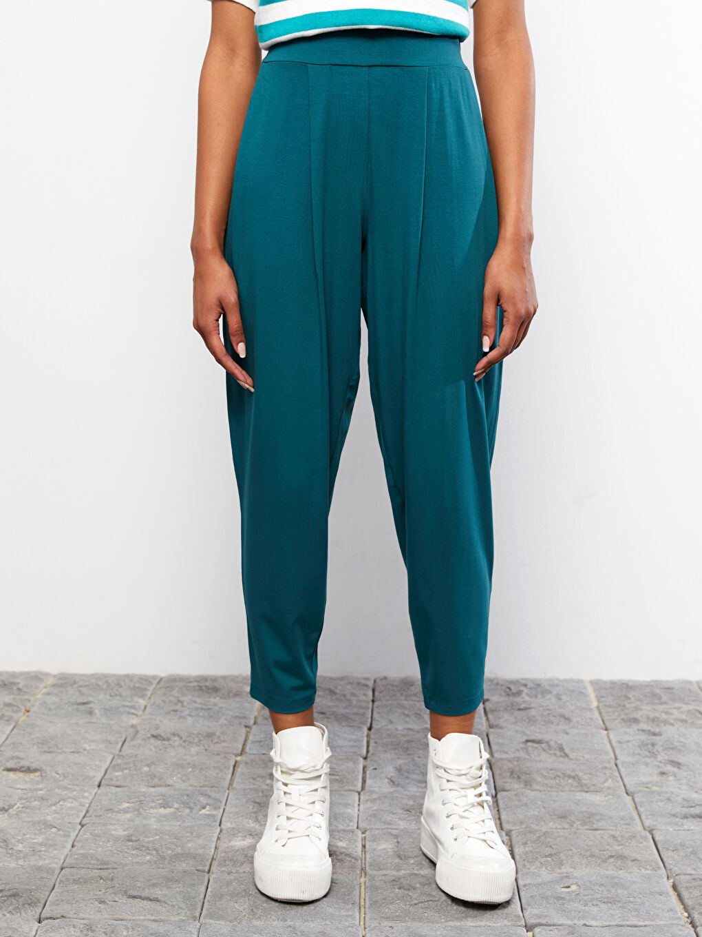 LCW Vision Women's Sweatpants with Elastic Waist -S2J147Z8-HRY