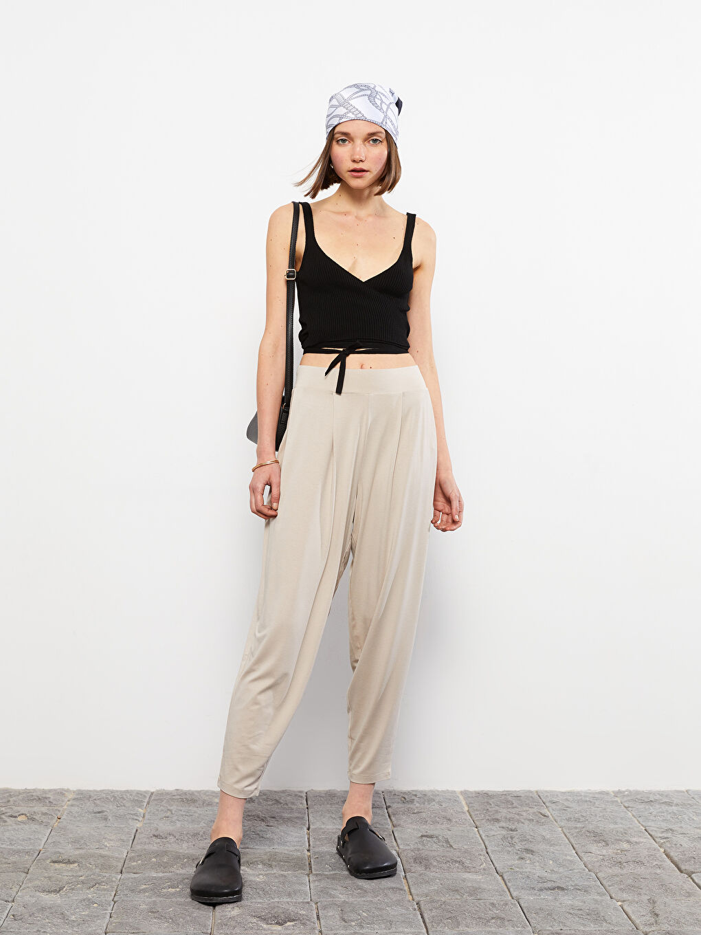 LCW Vision Women's Elasticated Waist Plain Sweatpants -S2J147Z8-QYX