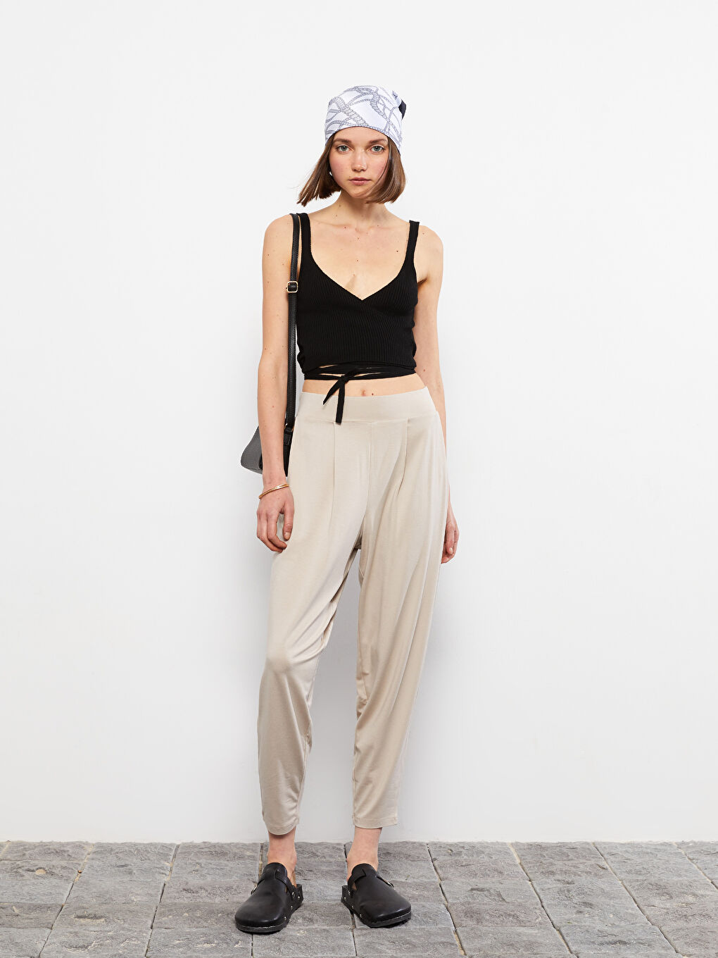 LCW Vision Women's Elasticated Waist Plain Sweatpants -S2J147Z8-QYX