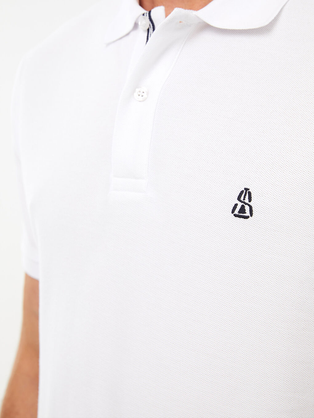 Beyaz Polo Yaka Kısa Kollu Erkek Tişört-3