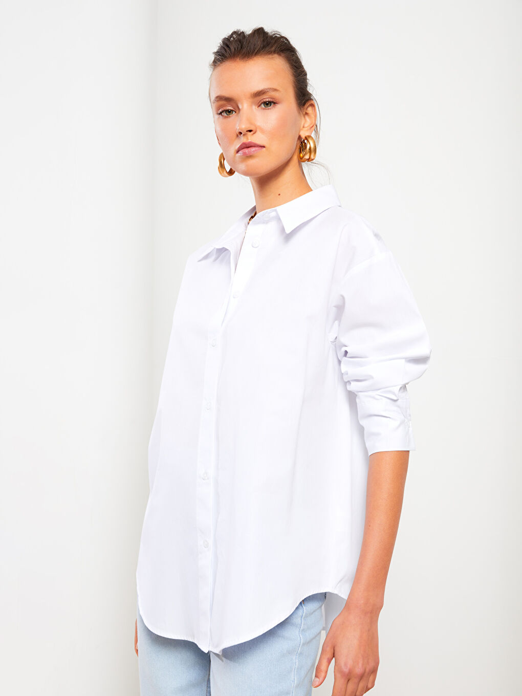 Beyaz Önden Düğme Kapamalı Düz Uzun Kollu Poplin Kadın Gömlek-2