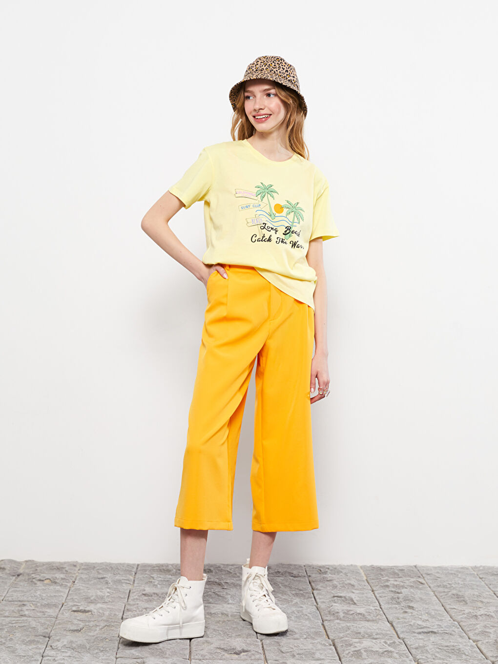 Футболка с круглым вырезом, с принтом, с коротким рукавом, из хлопка, для женщин