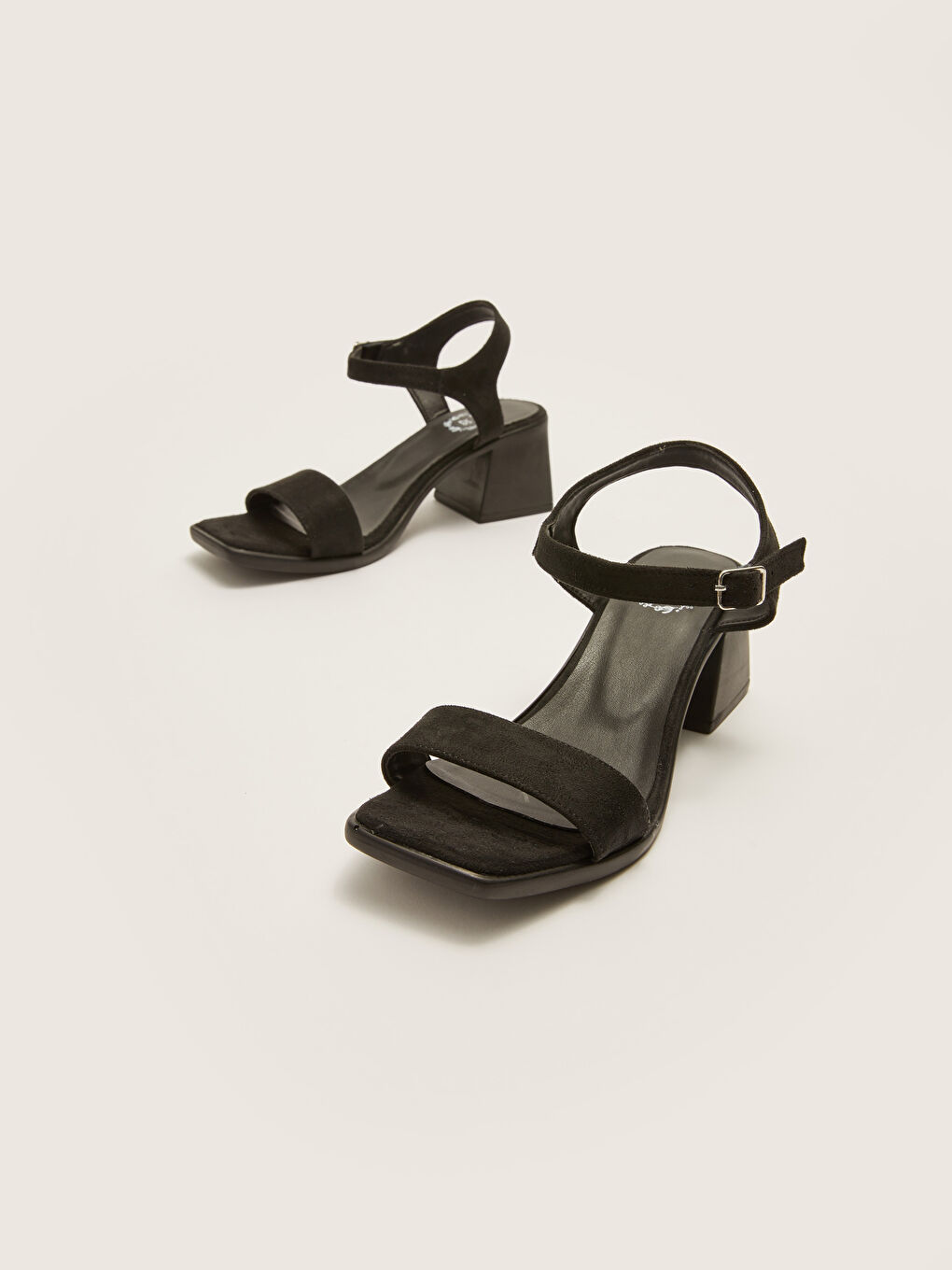 Siyah Tek Bantlı Kadın Süet Topuklu Ayakkabı-2