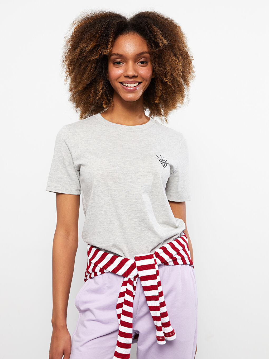 تي شيرت سادة بياقة دائرية بأكمام قصيرة للسيدات