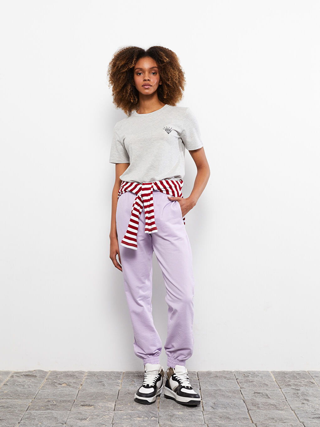 تي شيرت سادة بياقة دائرية بأكمام قصيرة للسيدات-2