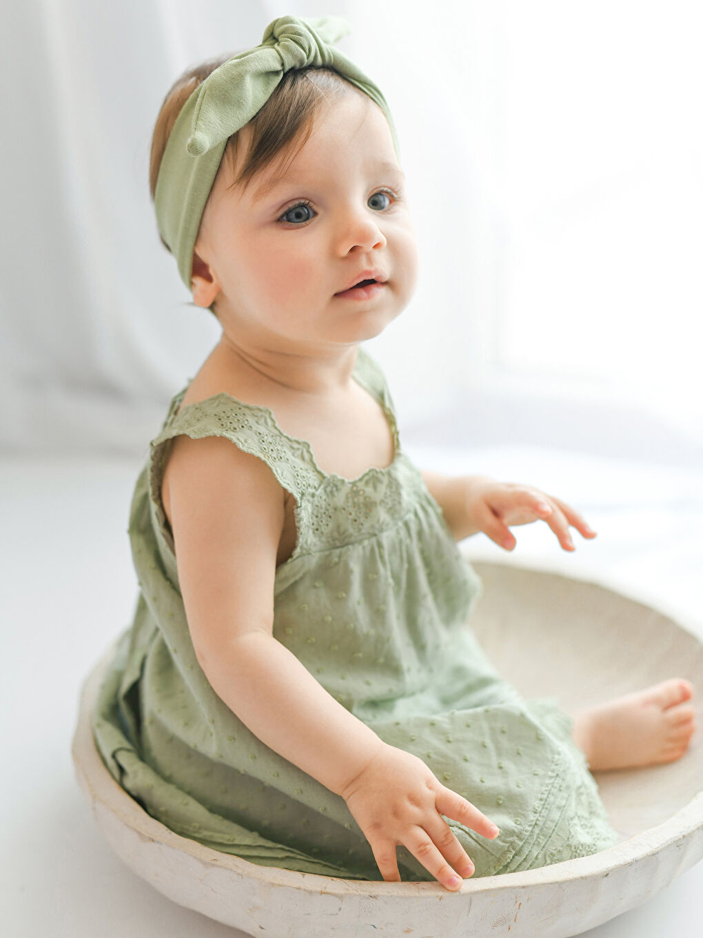 Yeşil Kare Yaka Askılı Kendinden Desenli Kız Bebek Elbise-2