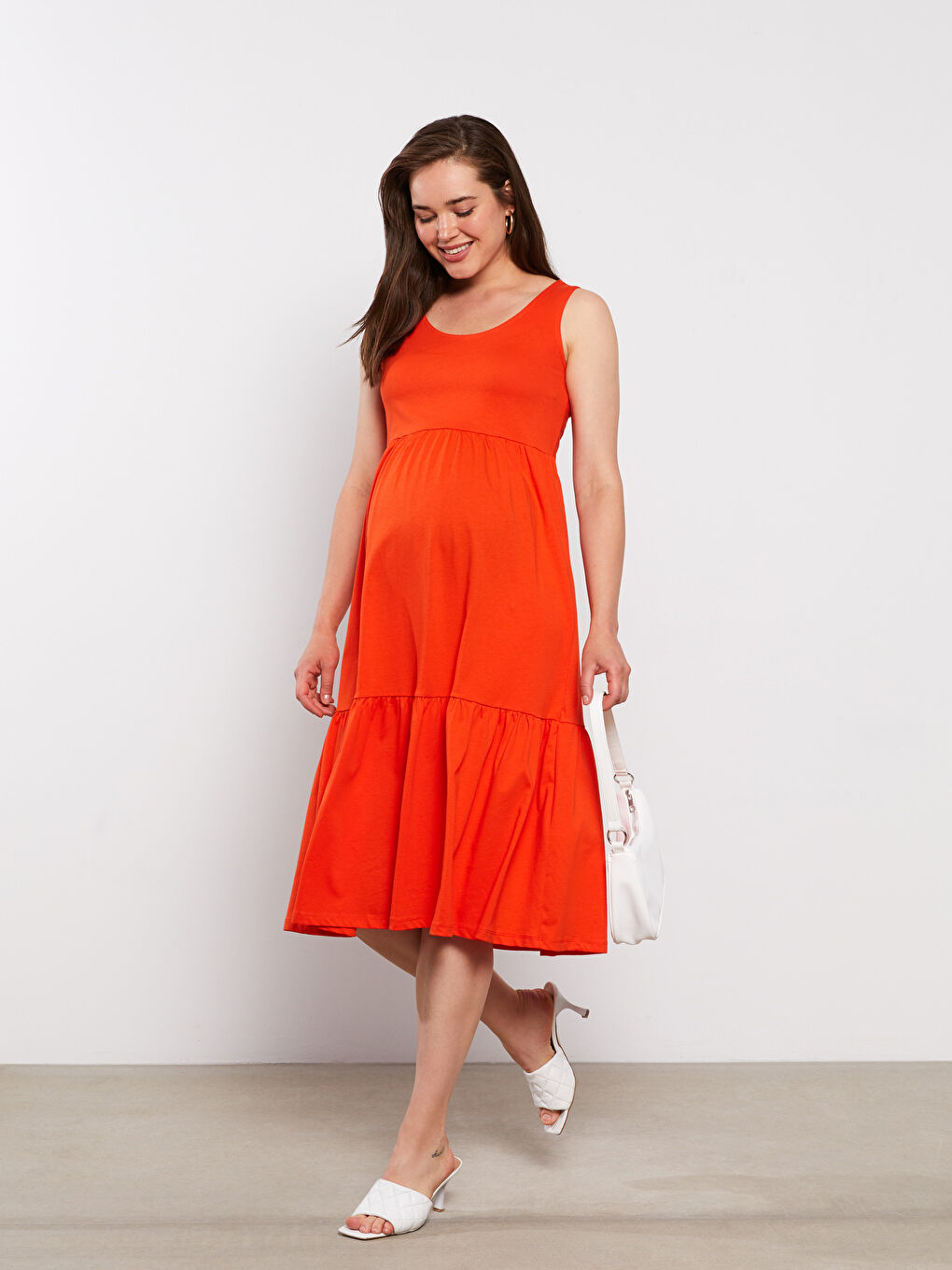 فستان حوامل سادة بدون أكمام بياقة على شكل حرف U