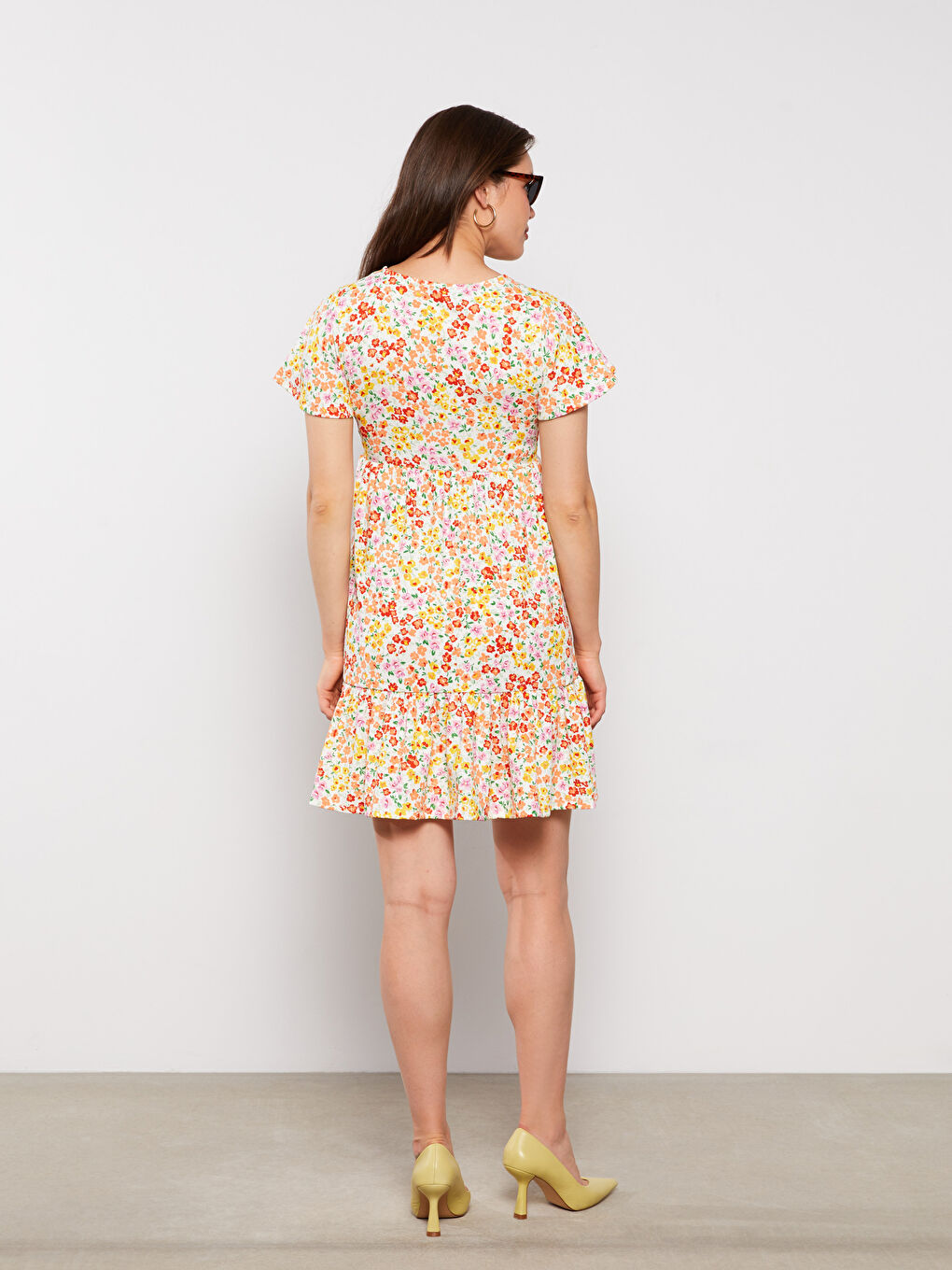 Crew Neck Floral Short Sleeve Crinkled Maternity Dress-4
