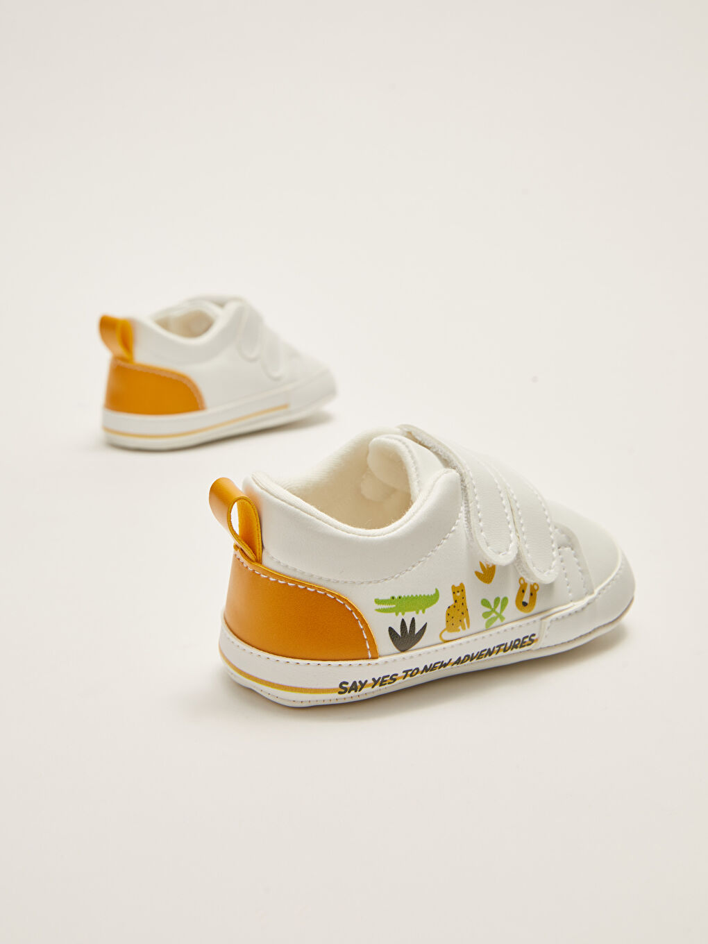 LCW STEPS Bedruckte Klettverschluss Baby Jungen Lauflern Indoor Schuhe -S2J376Z1-J5E
