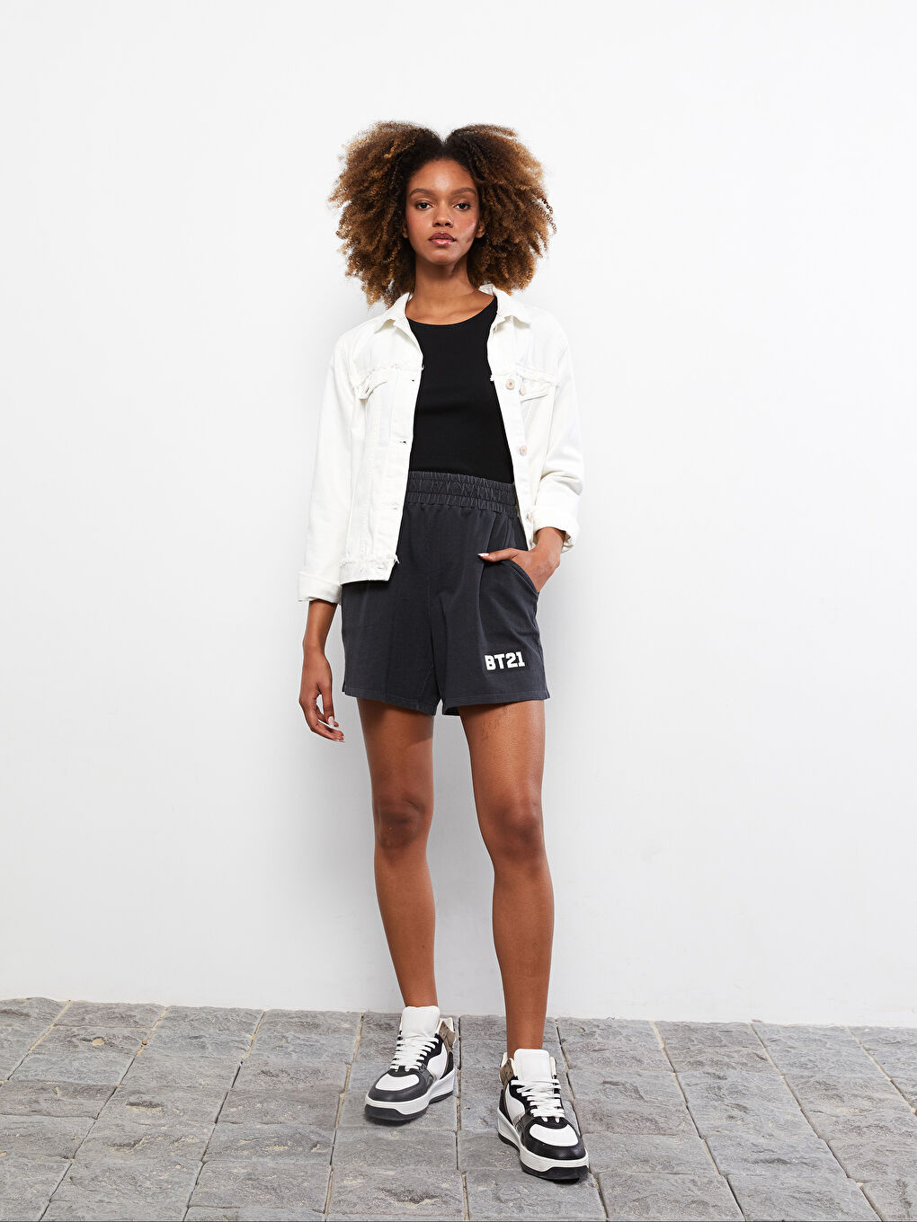 شورت برمودا مطبوع للسيدات بي تي 21 بخصر مطاطي-2